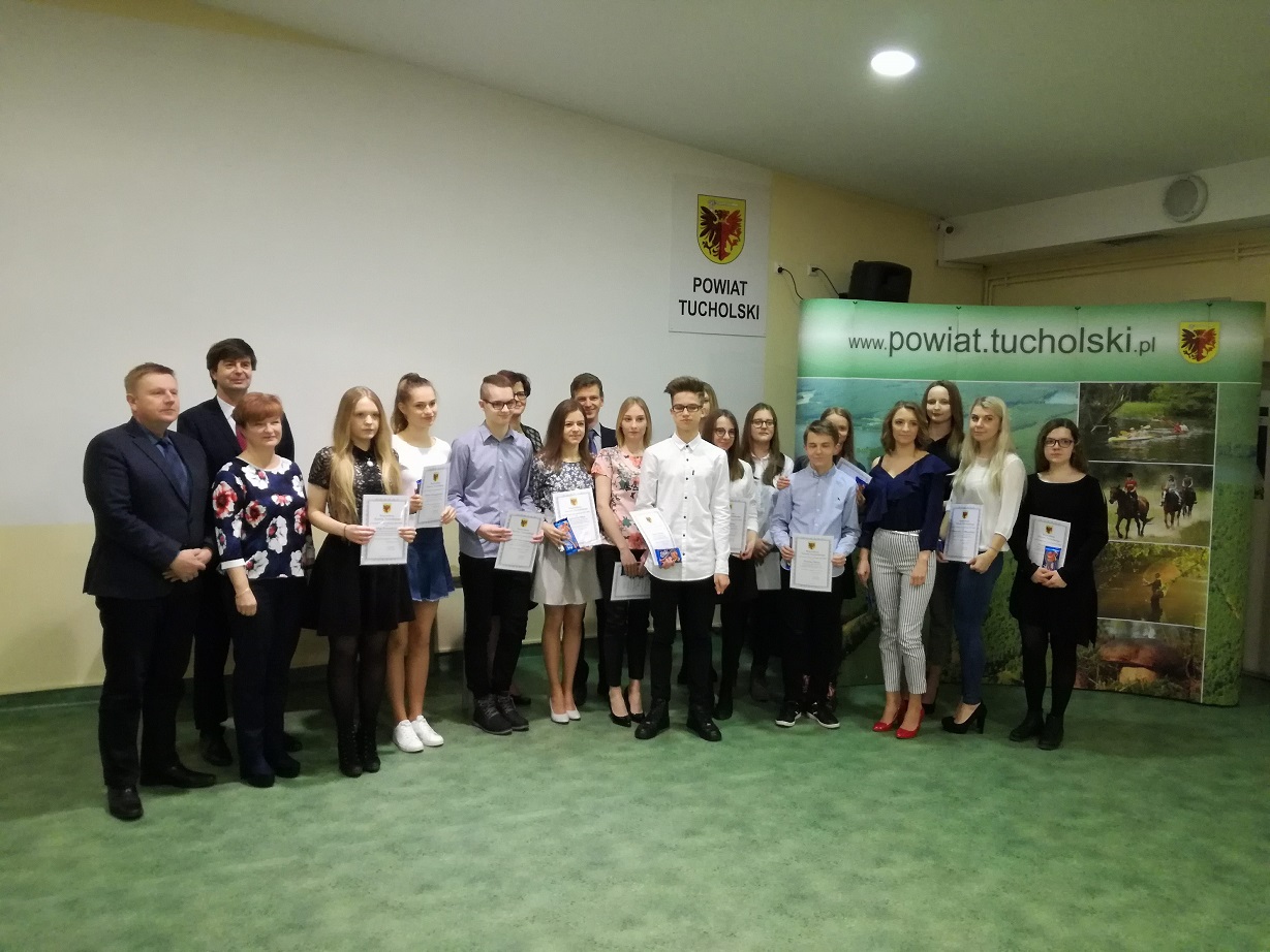 You are currently viewing Stypendia naukowe Starosty Tucholskiego.