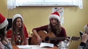 Read more about the article Literackie spotkanie wigilijne w bibliotece Nowodworka.