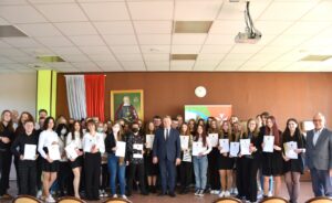 Read more about the article Stypendia naukowe Starosty Tucholskiego