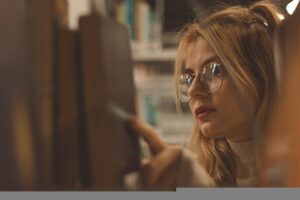 Read more about the article „Drzwi otwarte biblioteki szkolnej” dla rodziców podczas wywiadówki.