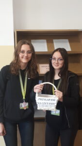 Read more about the article Przyłapani na czytaniu w Nowodworku !!!.