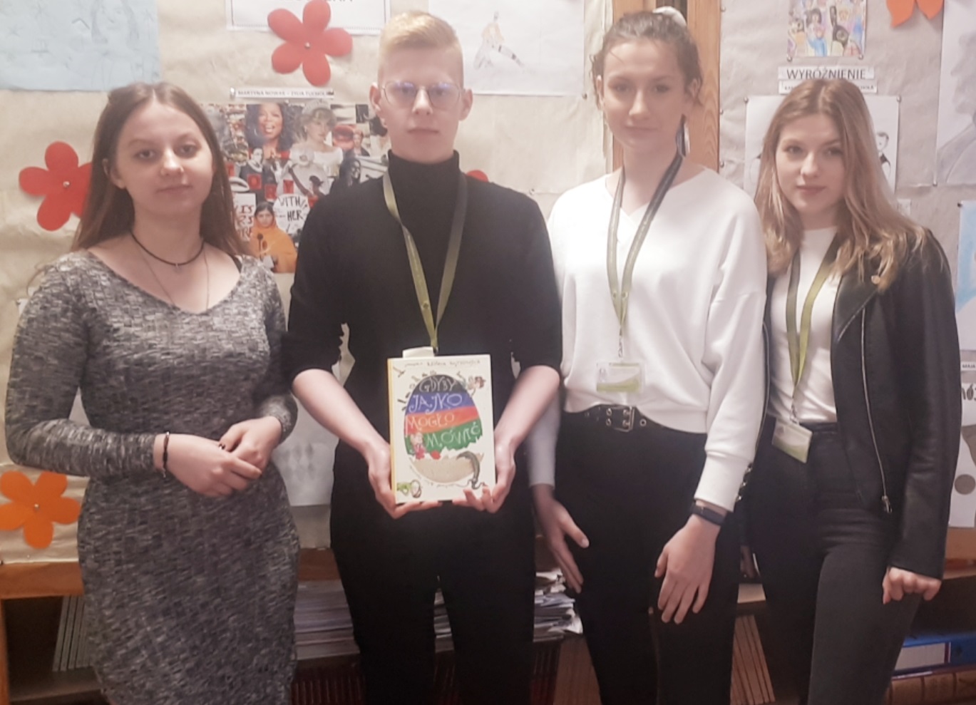 You are currently viewing Literackie spotkanie wielkanocne w bibliotece Nowodworka.