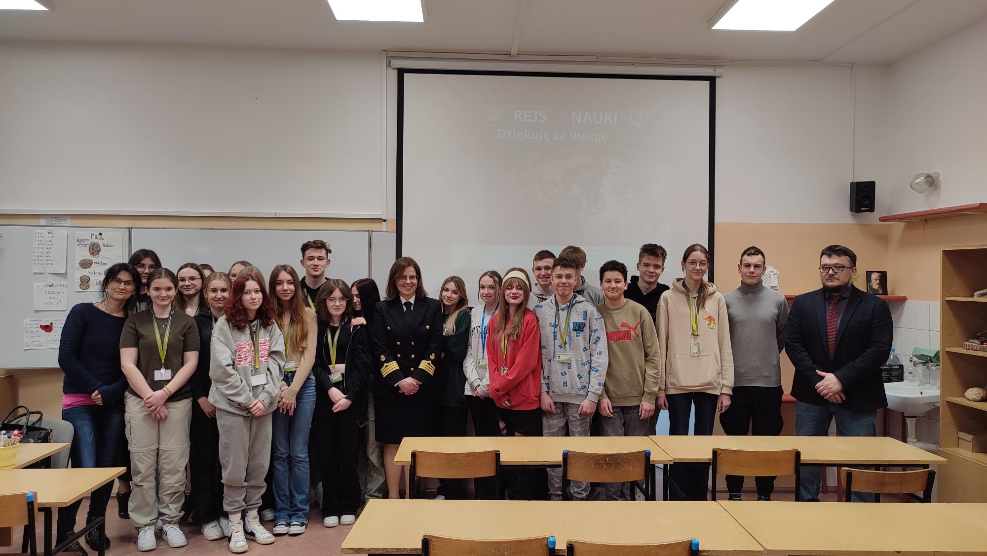 Read more about the article Nowodworczycy na wykładzie dotyczącym „Niebieskiej ekonomii”