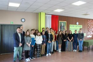 Read more about the article VIII edycja Powiatowego Konkursu Języka Angielskiego