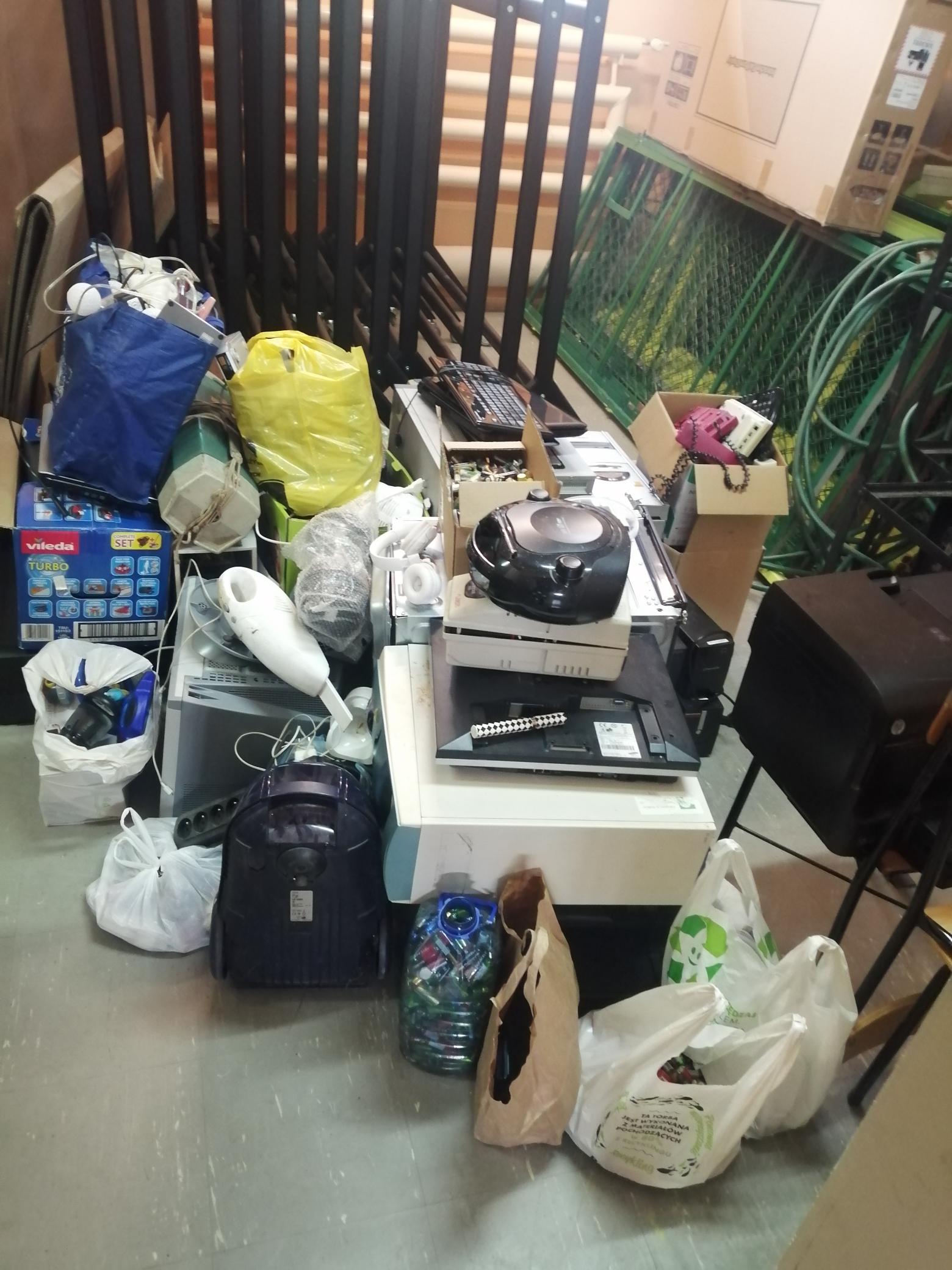 You are currently viewing Zbiórka elektrośmieci – słów kilka o podsumowaniu akcji: “Wszystkie Dzieci Zbierają Elektrośmieci”