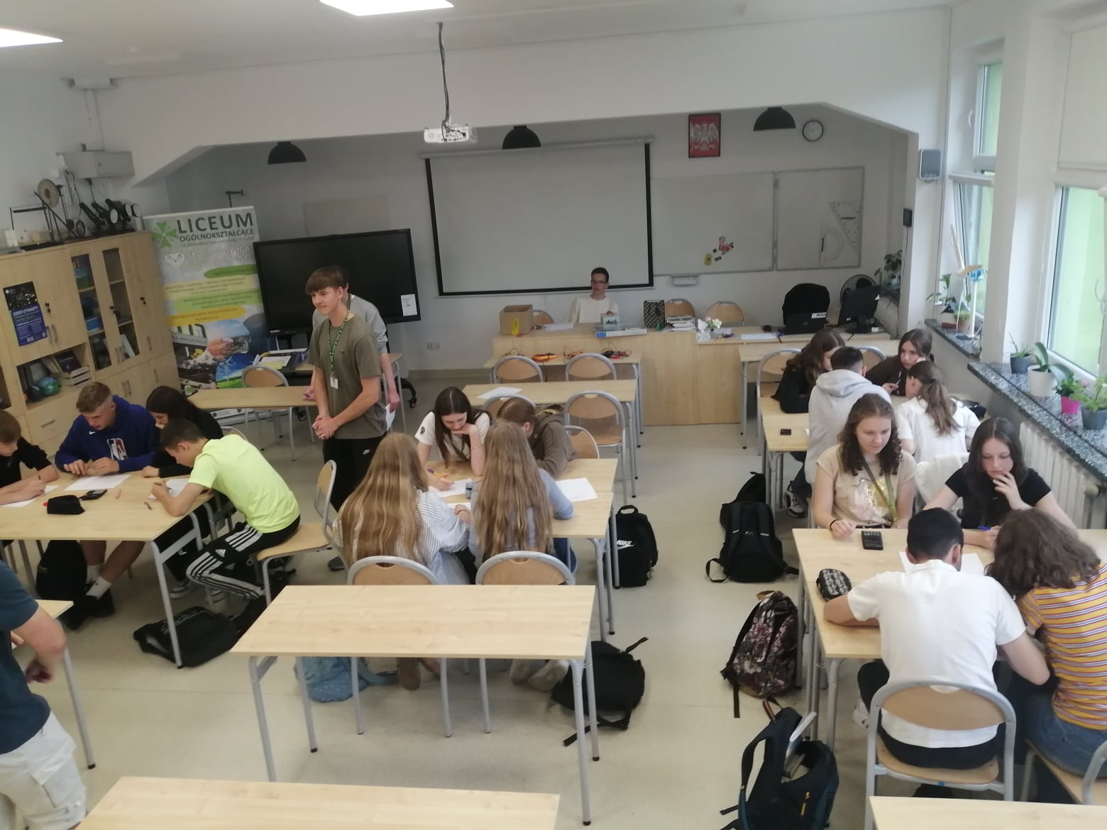 Read more about the article Licealiści w Ekopracowni