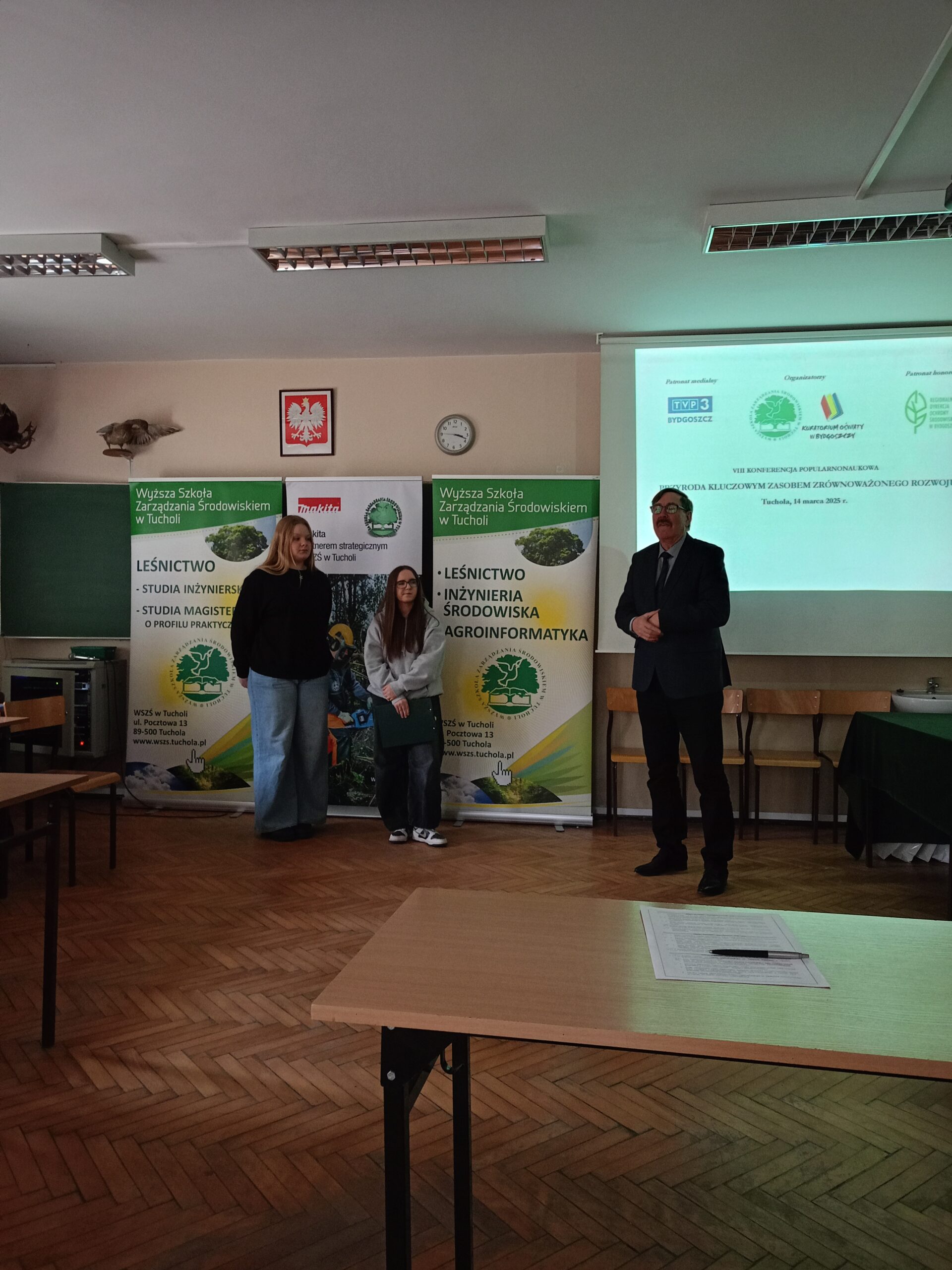 Read more about the article Nasze uczennice wystąpiły na konferencji popularnonaukowej