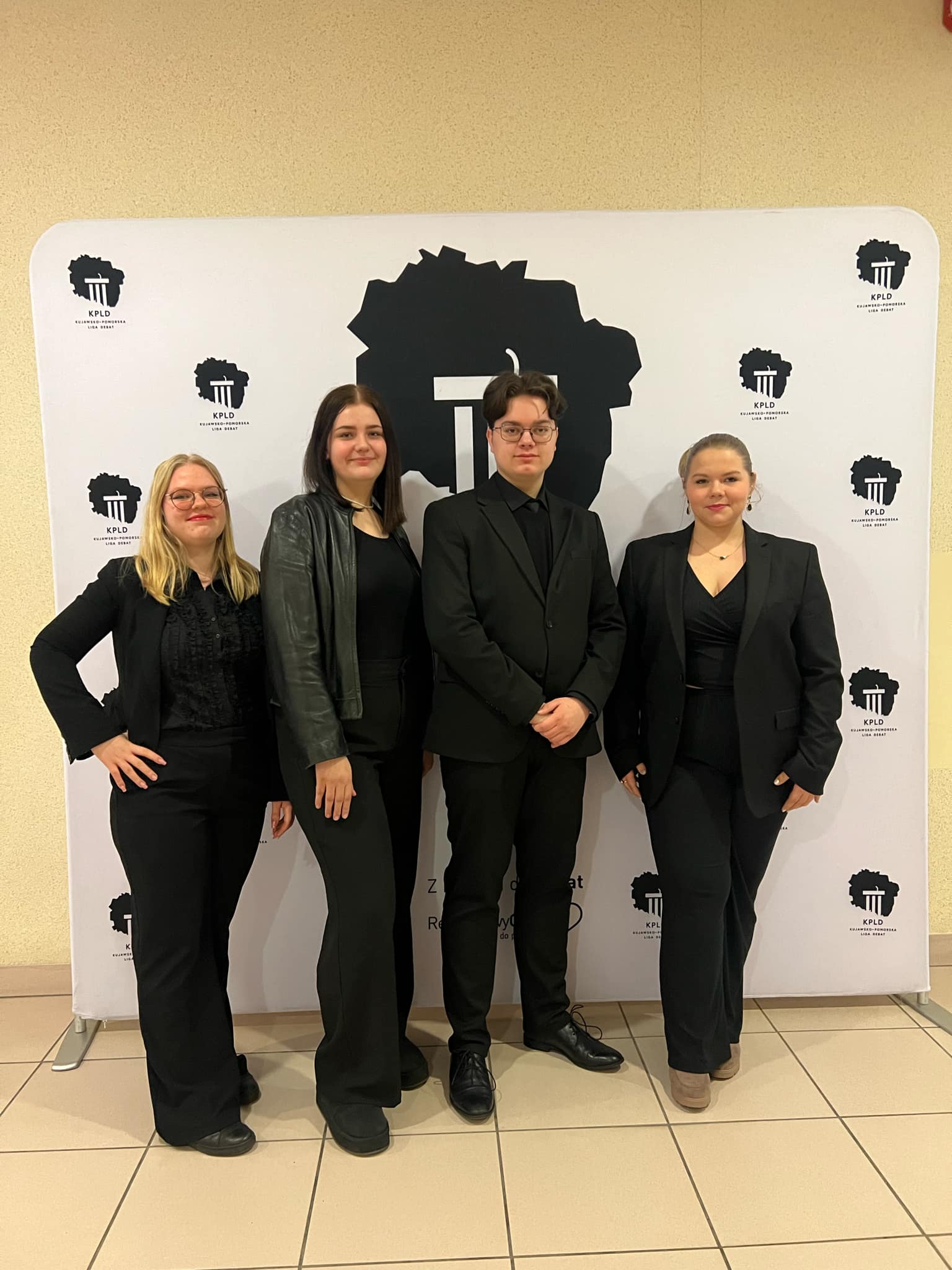 Read more about the article Nowodworczycy w Regionalnej Lidze Debat