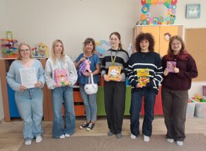 Read more about the article Nowodwoczycy czytają Przedszkolakom z okazji Ogólnopolskiego Dnia Głośnego Czytania.