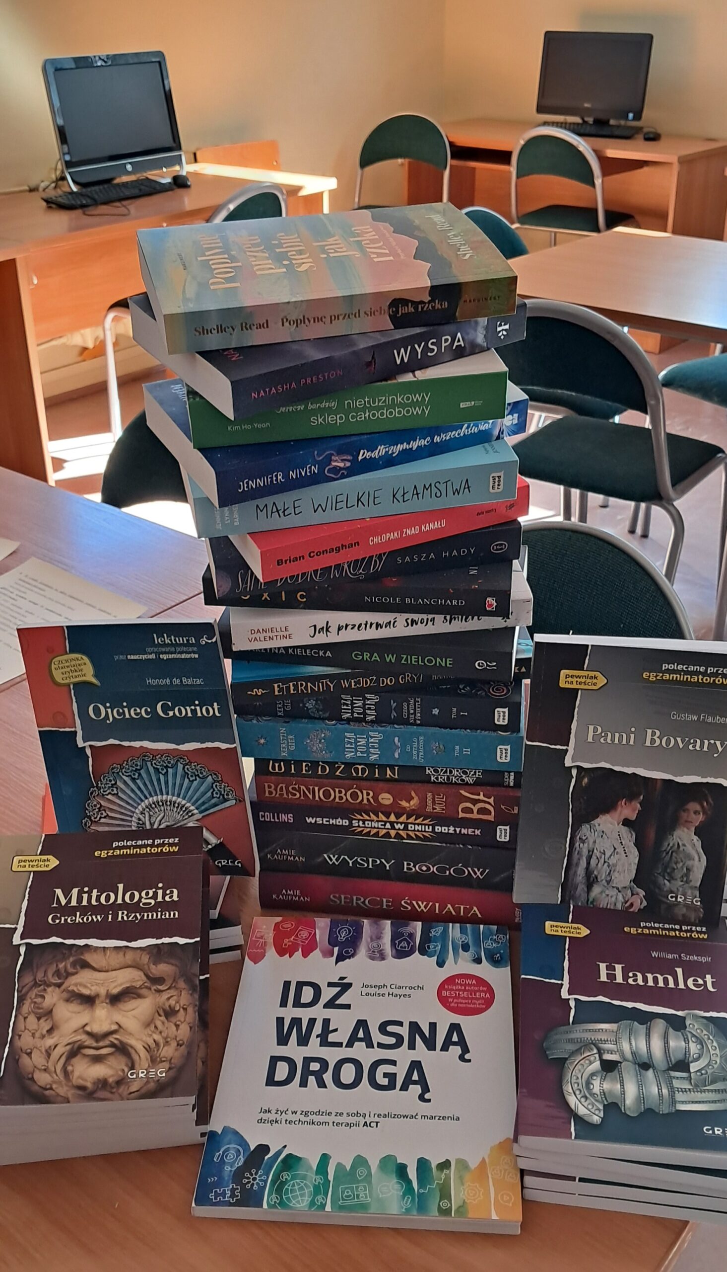 Read more about the article „Idź własną drogą”, „Baśniobór”, „Popłynę przed siebie jak rzeka”.