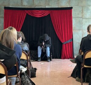 Read more about the article „Człowiek bez twarzy” – spektakl profilaktyczny